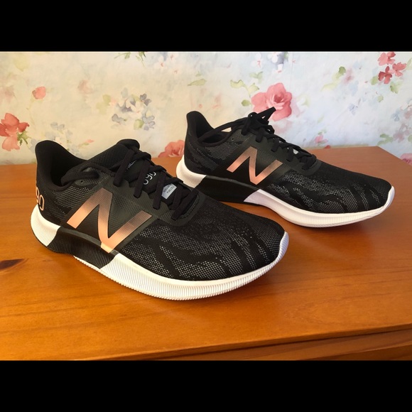 New Balance Shoes - NEVER WORN New Balance 890 Fuelcell Sneakers